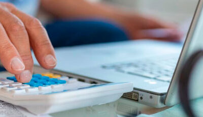 Fluxo de Caixa vs. Lucratividade: Por que sua empresa tem vendas, mas não vê a cor do dinheiro?